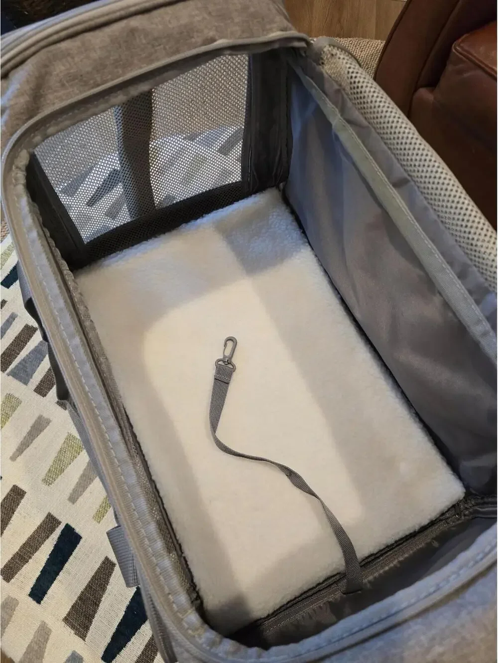 Pet Carrier for Small to Medium Pets - New